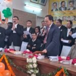 अधिवक्ताओं की तालियों के बीच संपन्न हुआ बार एसोसिएशन का शपथ समारोह