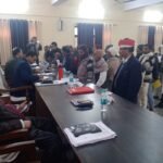 तहसील दिवस आंवला मे अपर जिला अधिकारी ने सुनी फरियादियों की शिकायत