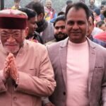 सांसद संतोष गंगवार ने प्रधानमंत्री आवास योजना के तहत पात्रों को दी मकान की चाबी